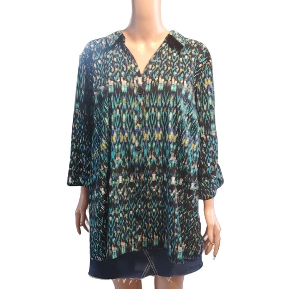 Catherine's 2X (22/24) Lot of 2 Lightweight Tunics Button Star/Geoemetric Print - Picture 10 of 16